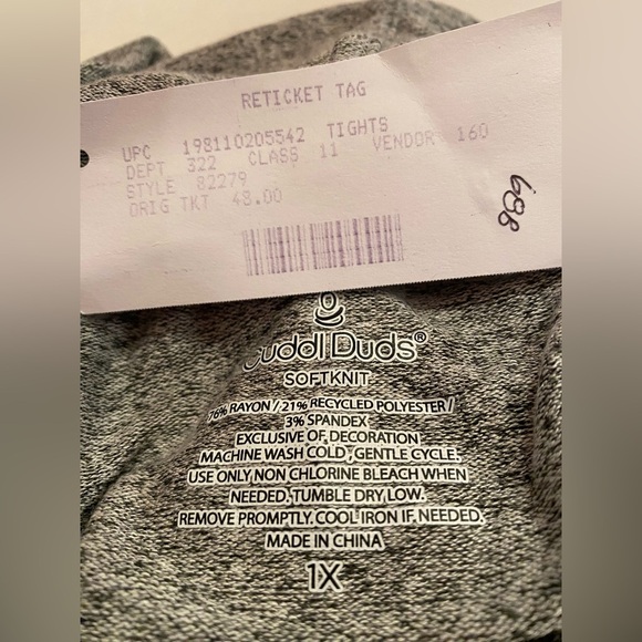 Cuddl Duds Gray Hoodie Top Shirt Size 1X-Pic of slight white thread on the front - Picture 5 of 6